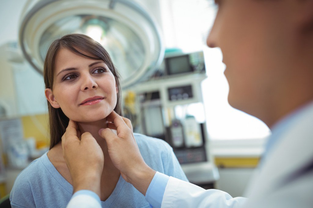 neck-in-ent-examination-op-dr-tamer-haliloglu-istanbul-turkey